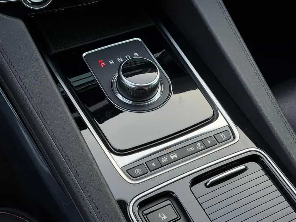 Jaguar F-Pace AWD P250 ACC/HUD/Leder/Kamera/FAP/20' 04/2019-photo-26