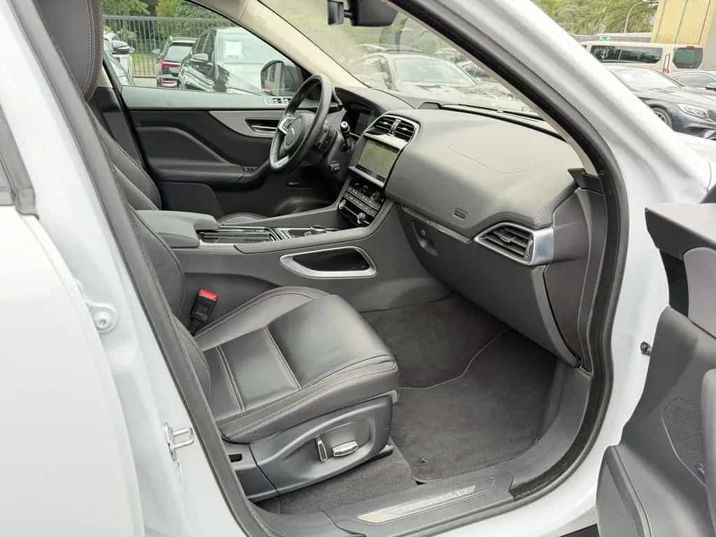 Jaguar F-Pace AWD P250 ACC/HUD/Leder/Kamera/FAP/20' 04/2019-photo-36