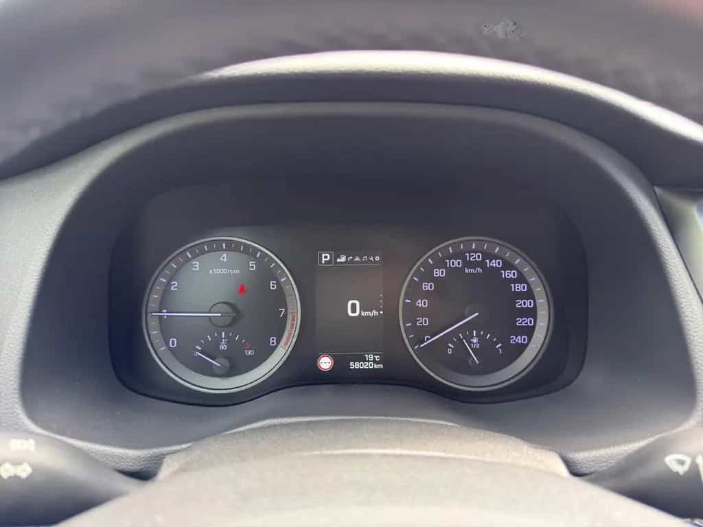 Hyundai TUCSON Premium 4WD*AHK*2-Zonen-Klima*Scheckheft 02/2018-photo-11