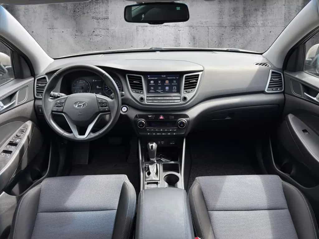 Hyundai TUCSON Premium 4WD*AHK*2-Zonen-Klima*Scheckheft 02/2018-photo-12