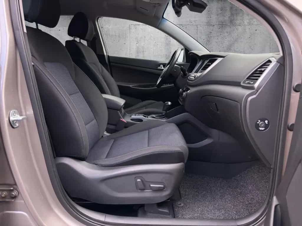 Hyundai TUCSON Premium 4WD*AHK*2-Zonen-Klima*Scheckheft 02/2018-photo-16