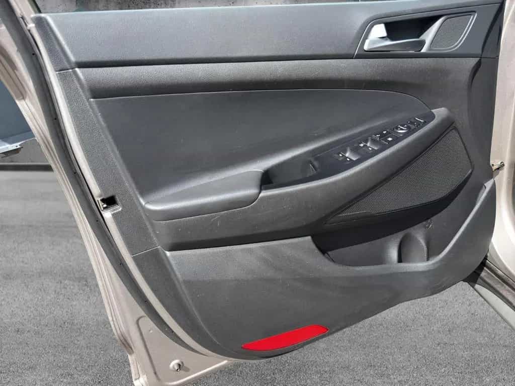 Hyundai TUCSON Premium 4WD*AHK*2-Zonen-Klima*Scheckheft 02/2018-photo-19