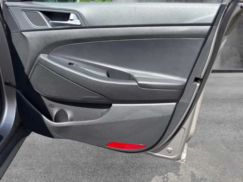 Hyundai TUCSON Premium 4WD*AHK*2-Zonen-Klima*Scheckheft 02/2018-photo-20