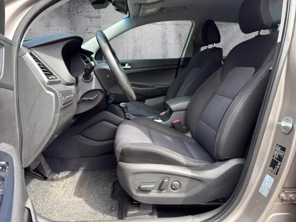 Hyundai TUCSON Premium 4WD*AHK*2-Zonen-Klima*Scheckheft 02/2018-photo-9