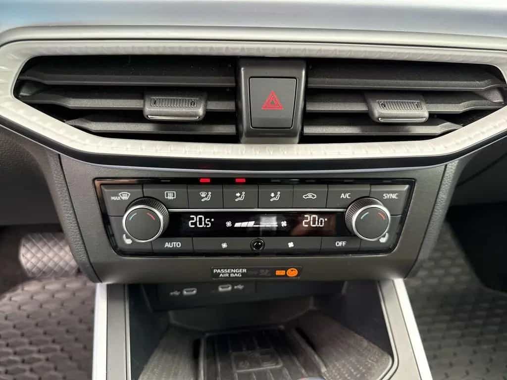 Seat Arona FR 1.5 TSI DSG LED+DAB+NAVIGATION+KLIMA 02/2023-photo-17