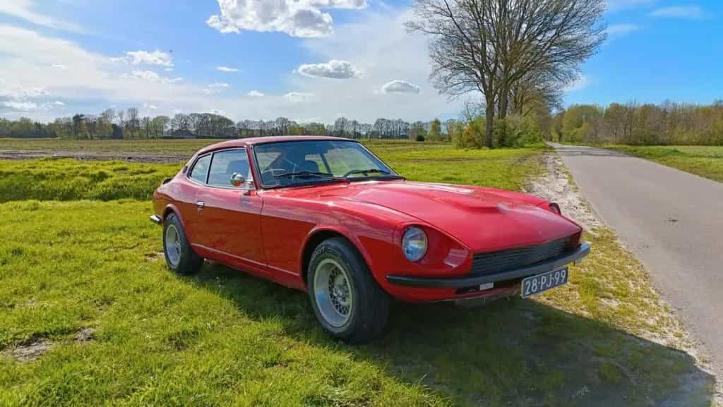 Datsun 240Z 260Z 01/1975-photo-2