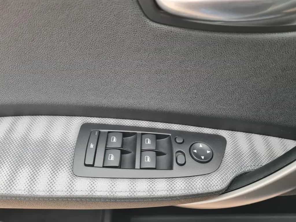 BMW 120 1 Limousine 120i 10/2005-photo-17
