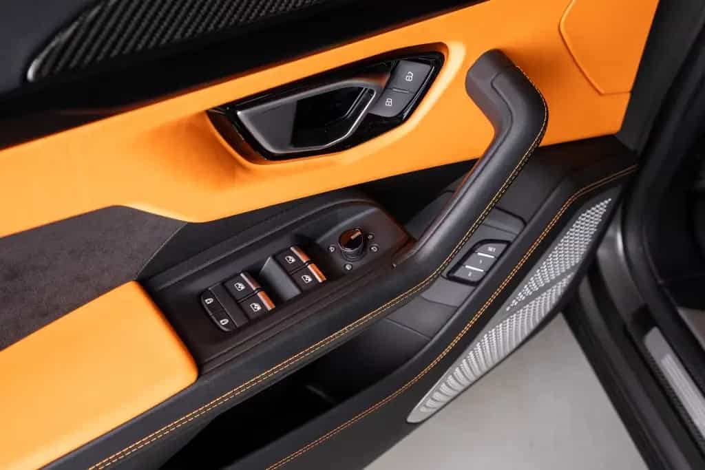 Lamborghini Urus V8 Panorama Full Carbon Akrapovic 01/2021-photo-13