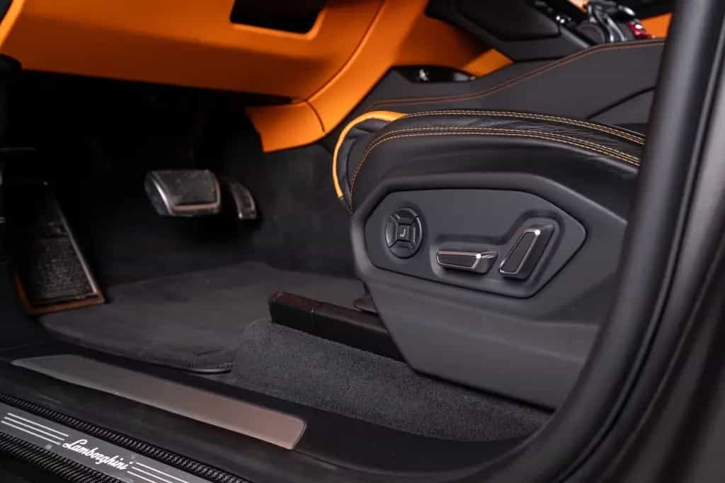Lamborghini Urus V8 Panorama Full Carbon Akrapovic 01/2021-photo-16