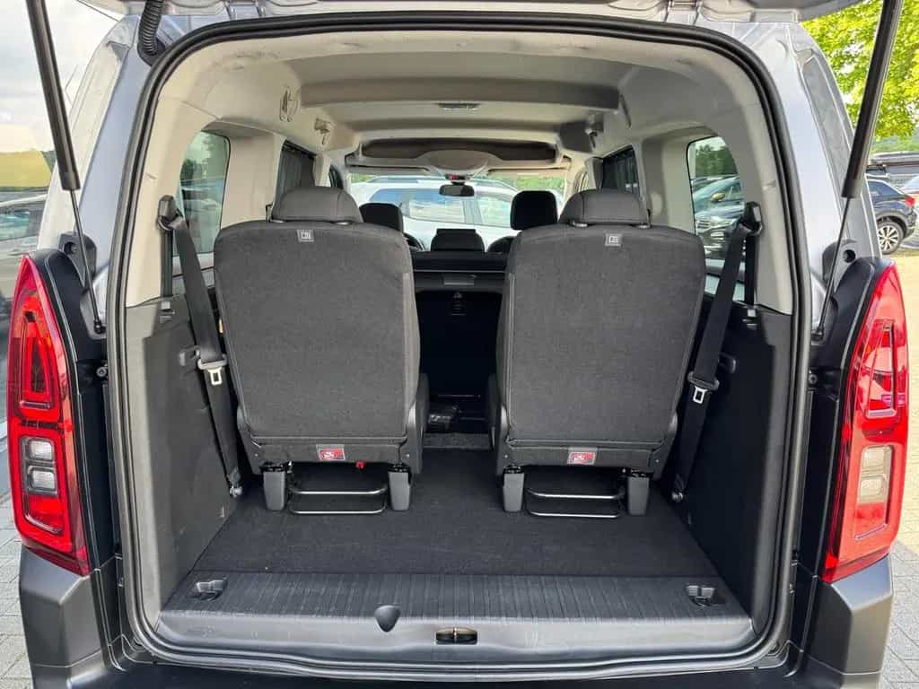 Citroën Berlingo Shine XL XTR AUTOMATIK 7 SITZER 03/2023-photo-23