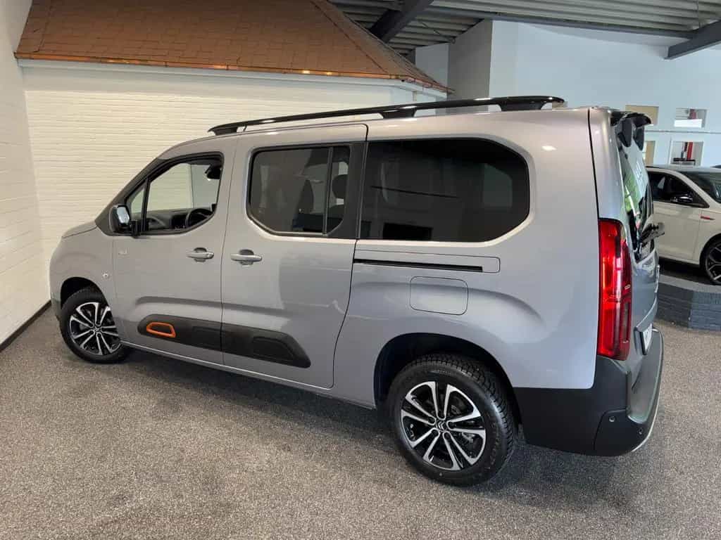 Citroën Berlingo Shine XL XTR AUTOMATIK 7 SITZER 03/2023-photo-6
