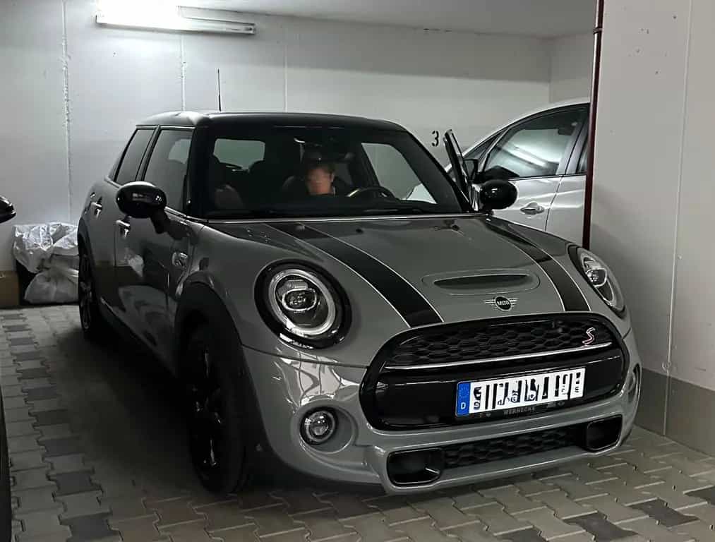 MINI Cooper S 5-Türer Automatik - JCW Paket 09/2020-photo-0