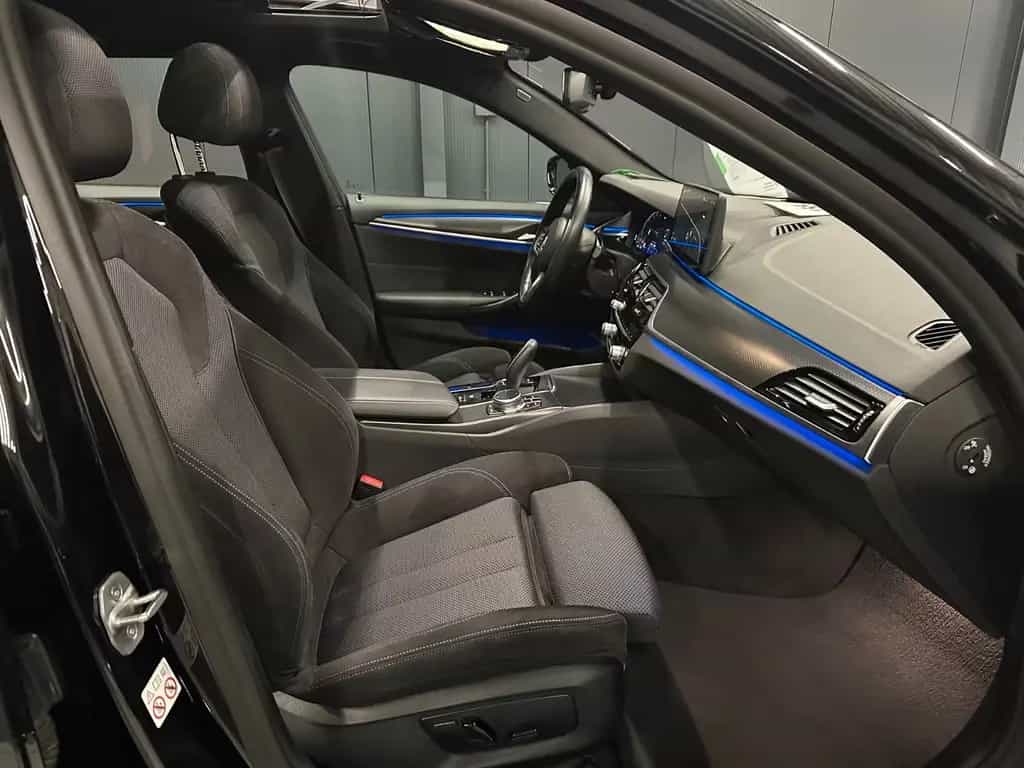 BMW 520 d touring M-Sport *19Zoll*PANORAMA*LiveCock.* 09/2021-photo-10