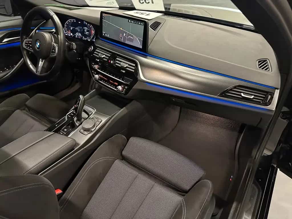 BMW 520 d touring M-Sport *19Zoll*PANORAMA*LiveCock.* 09/2021-photo-11