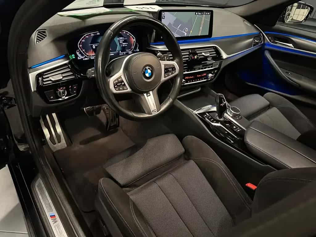 BMW 520 d touring M-Sport *19Zoll*PANORAMA*LiveCock.* 09/2021-photo-15
