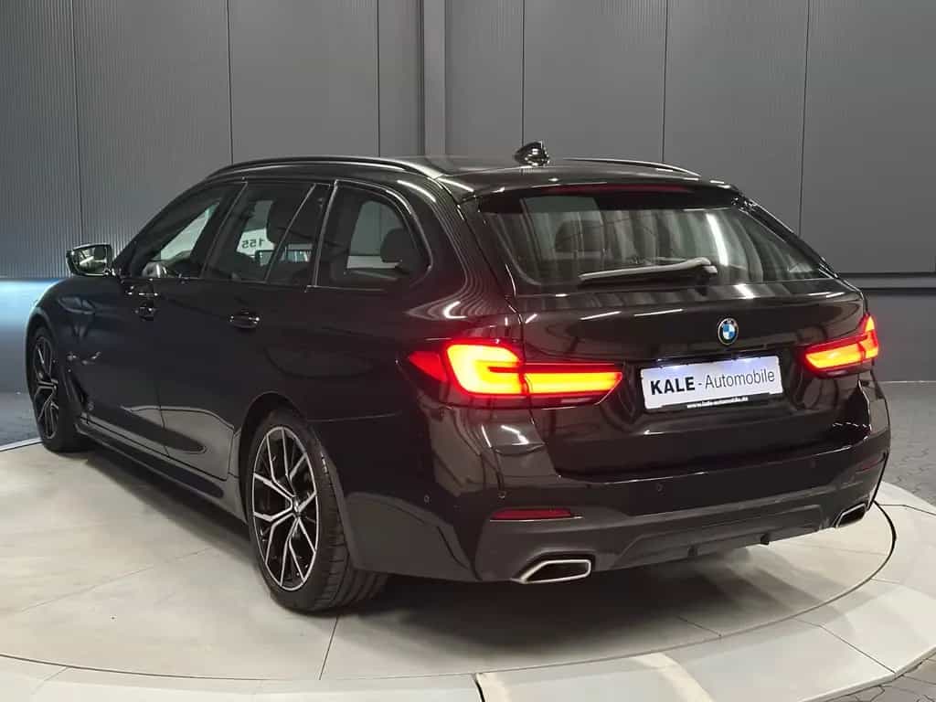BMW 520 d touring M-Sport *19Zoll*PANORAMA*LiveCock.* 09/2021-photo-2