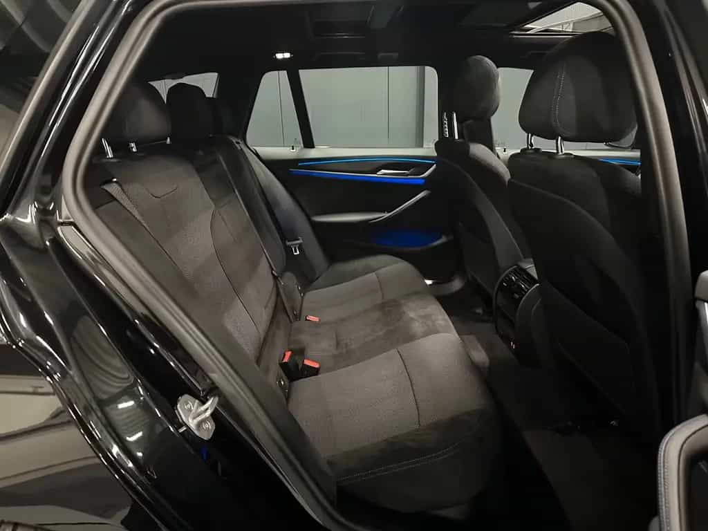 BMW 520 d touring M-Sport *19Zoll*PANORAMA*LiveCock.* 09/2021-photo-24