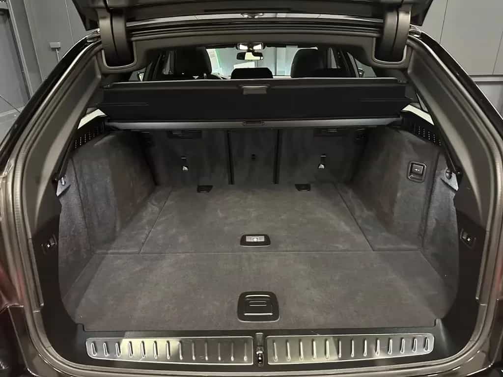 BMW 520 d touring M-Sport *19Zoll*PANORAMA*LiveCock.* 09/2021-photo-25