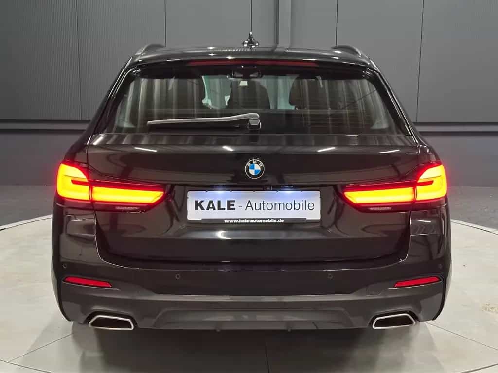 BMW 520 d touring M-Sport *19Zoll*PANORAMA*LiveCock.* 09/2021-photo-3