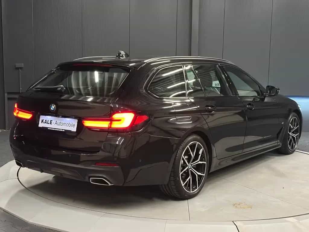 BMW 520 d touring M-Sport *19Zoll*PANORAMA*LiveCock.* 09/2021-photo-4