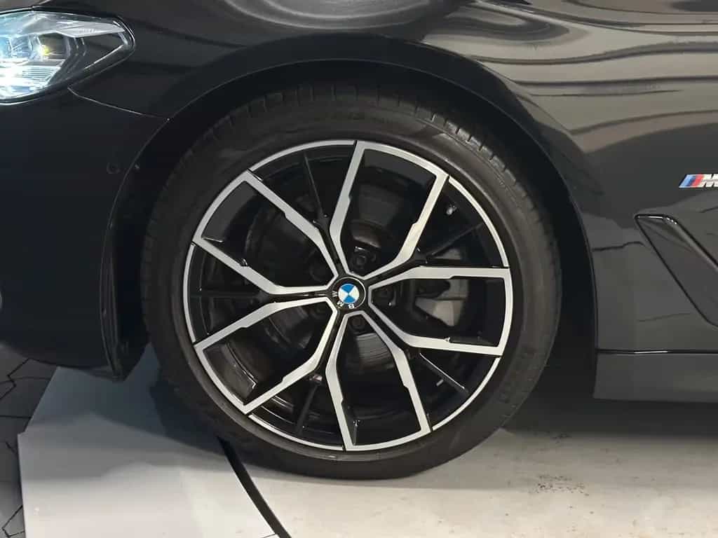 BMW 520 d touring M-Sport *19Zoll*PANORAMA*LiveCock.* 09/2021-photo-8