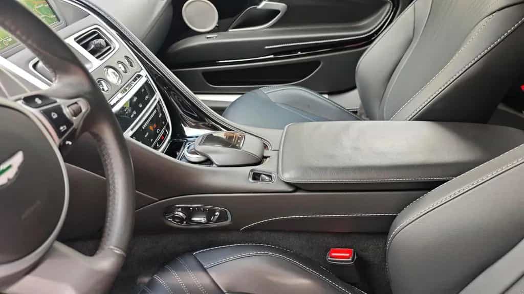 Aston Martin DB11 4.0 V8 Neuzustand, Aston Garantie 09/2020-photo-10