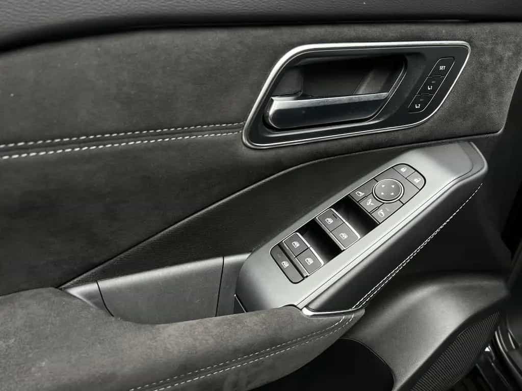 Nissan Qashqai Tekna+ Design 360Kamera WinterPaket Head 10/2024-photo-28