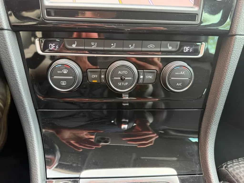 Volkswagen Golf VII Lim. Highline BMT=Leder-Kamera-AHK-= 03/2014-photo-20