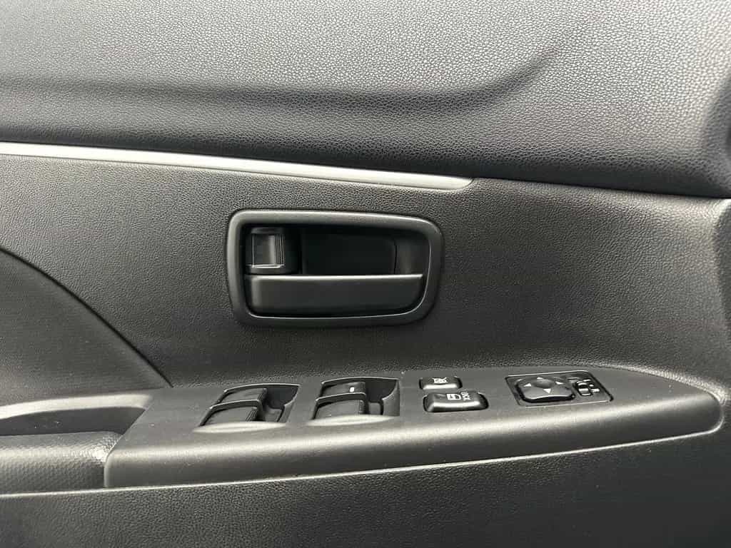 Mitsubishi ASX Basis 2WD "1 HAND-TÜV NEU-KLIMA" 03/2012-photo-16