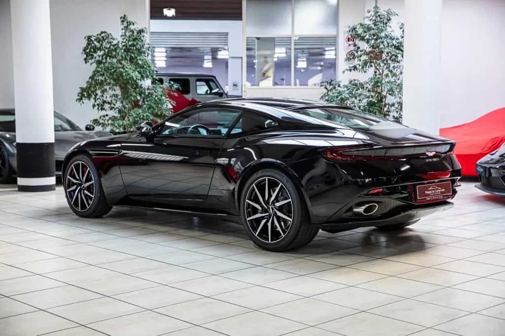 Aston Martin DB11 V8 - 360°VIEW|BRIGHT PACK|HEATED AND VENTIL 12/2019-photo-10