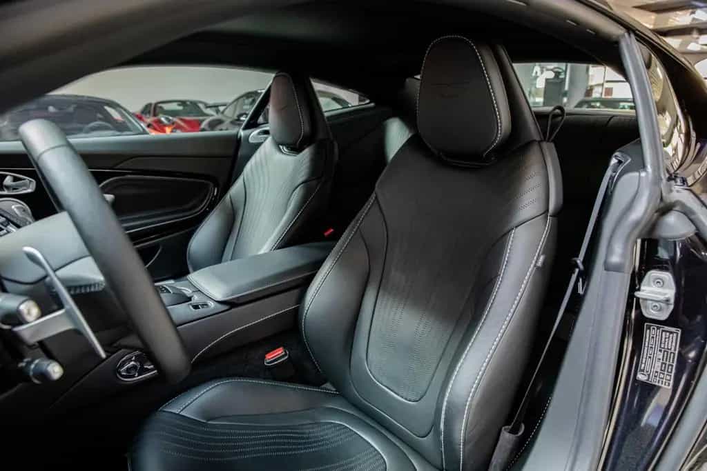 Aston Martin DB11 V8 - 360°VIEW|BRIGHT PACK|HEATED AND VENTIL 12/2019-photo-14