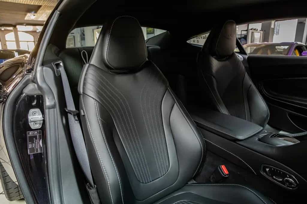 Aston Martin DB11 V8 - 360°VIEW|BRIGHT PACK|HEATED AND VENTIL 12/2019-photo-15
