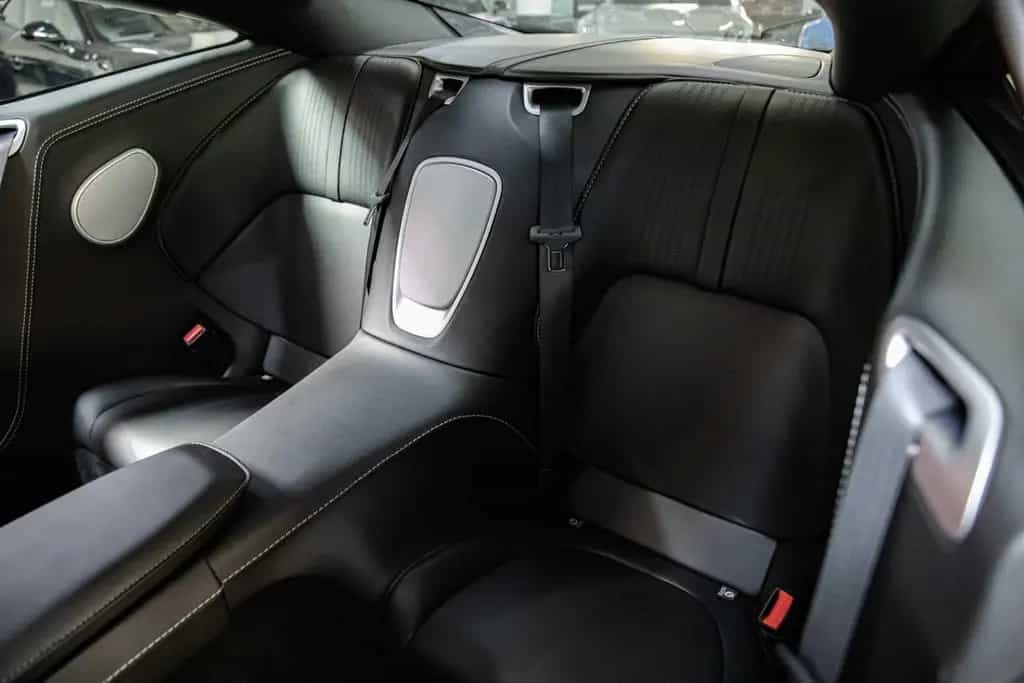 Aston Martin DB11 V8 - 360°VIEW|BRIGHT PACK|HEATED AND VENTIL 12/2019-photo-17