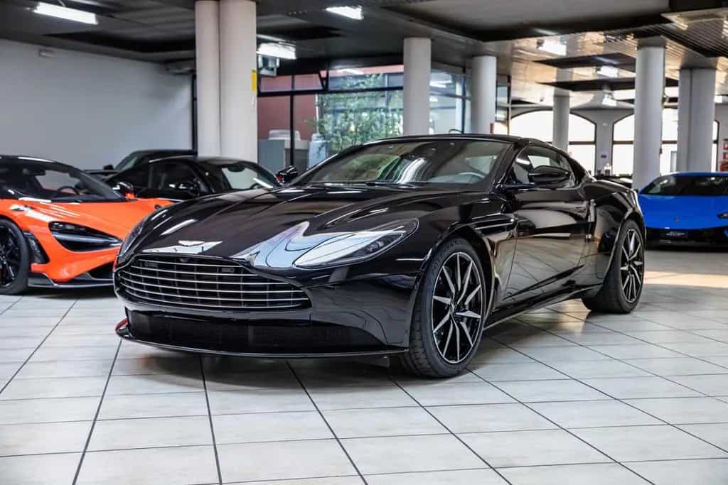 Aston Martin DB11 V8 - 360°VIEW|BRIGHT PACK|HEATED AND VENTIL 12/2019-photo-5
