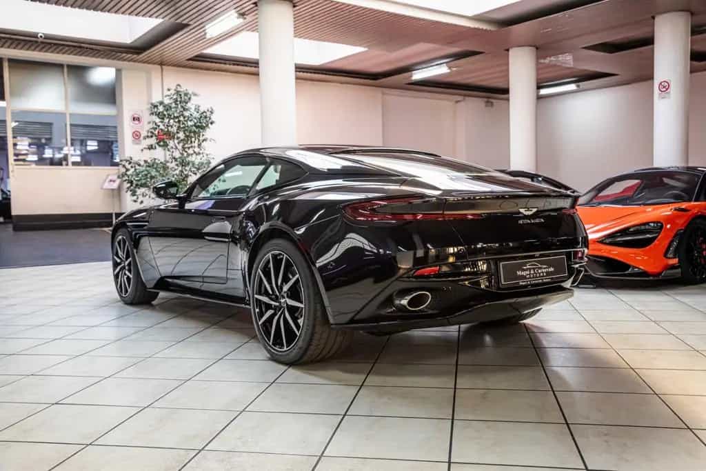 Aston Martin DB11 V8 - 360°VIEW|BRIGHT PACK|HEATED AND VENTIL 12/2019-photo-7