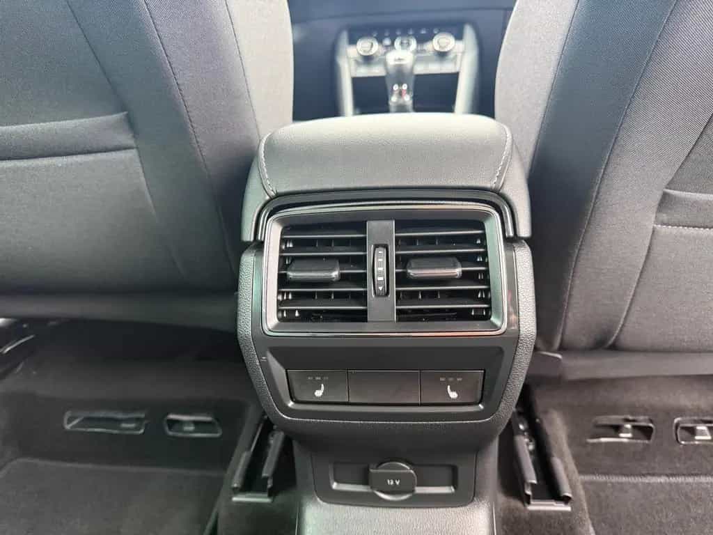 Skoda Karoq Clever 1.5 TSI ACT ACC Navi Rückfahrkam. 02/2022-photo-23