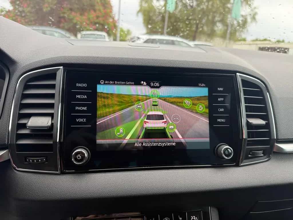 Skoda Karoq Clever 1.5 TSI ACT ACC Navi Rückfahrkam. 02/2022-photo-27