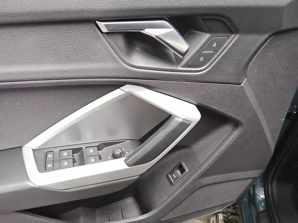 Audi Q3 40 TFSI Qu. virtual LED PDC Shz 07/2020-photo-9