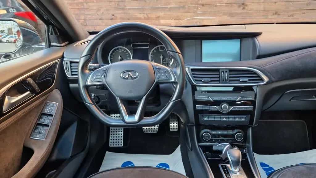 Infiniti Q30 S 1.6t DCT FWD Sport, 360° Kamera, Navi 05/2017-photo-16