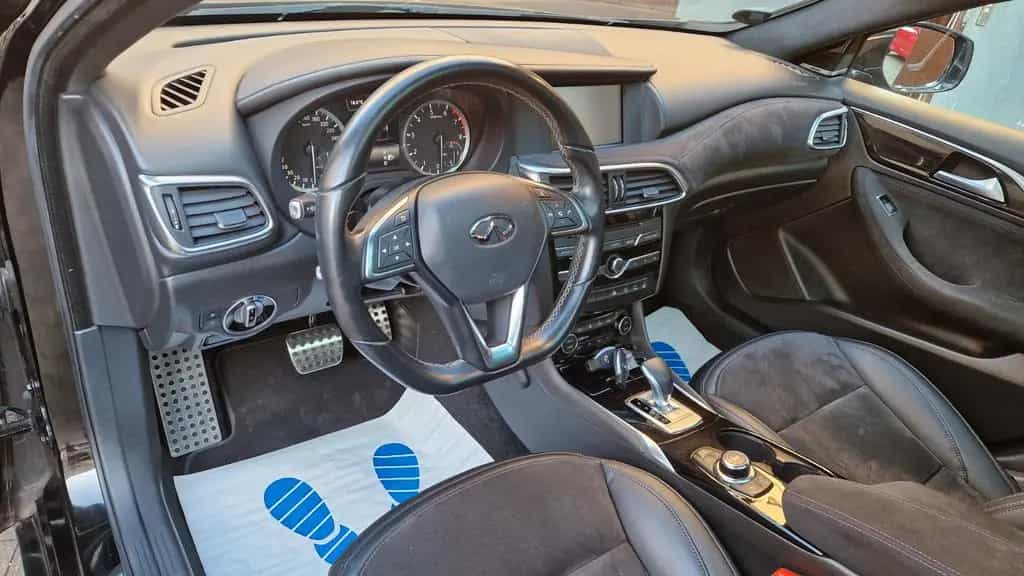 Infiniti Q30 S 1.6t DCT FWD Sport, 360° Kamera, Navi 05/2017-photo-18
