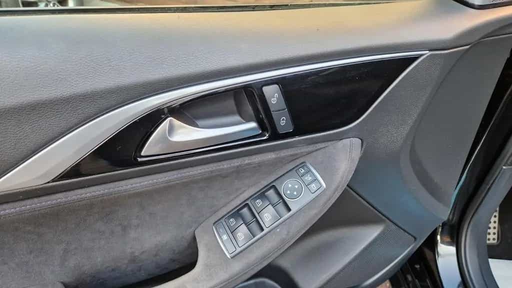 Infiniti Q30 S 1.6t DCT FWD Sport, 360° Kamera, Navi 05/2017-photo-19
