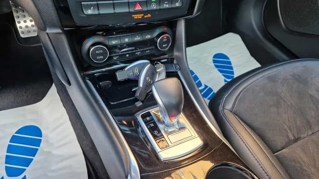 Infiniti Q30 S 1.6t DCT FWD Sport, 360° Kamera, Navi 05/2017-photo-23