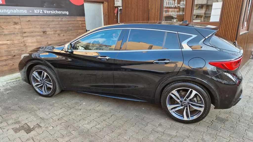 Infiniti Q30 S 1.6t DCT FWD Sport, 360° Kamera, Navi 05/2017-photo-4