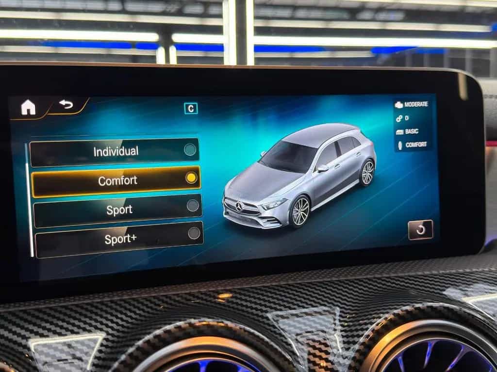 Mercedes-Benz A 35 AMG A35 AMG Turbo 4Matic AERODYNAMIK /PANO/MEMO/BURM 07/2019-photo-29