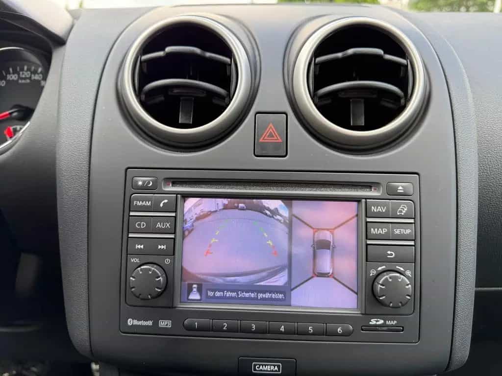 Nissan Qashqai 1.6i Navi 360° Kamera Panorama Bluetooth 11/2013-photo-24