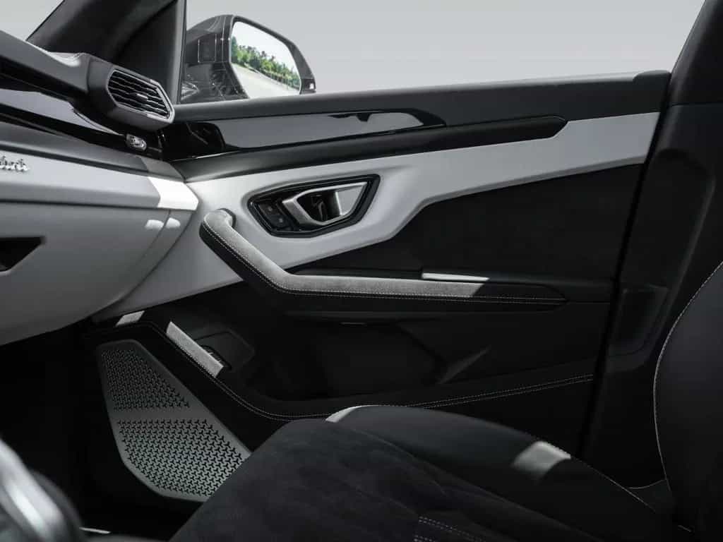 Lamborghini Urus S | Panoramic Roof | Bicolor Interior 08/2024-photo-26
