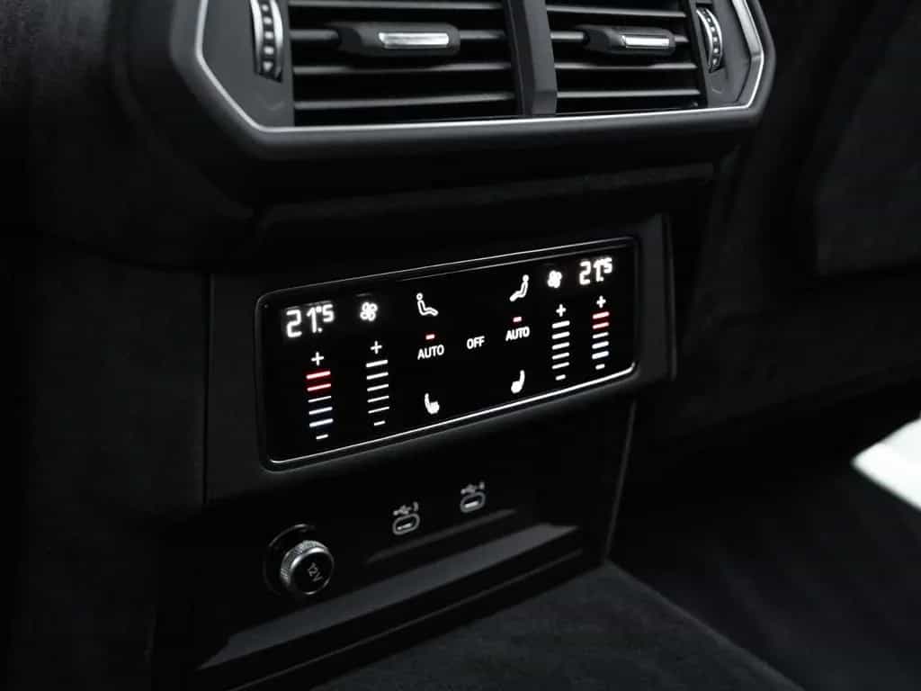 Lamborghini Urus S | Panoramic Roof | Bicolor Interior 08/2024-photo-34