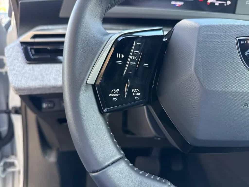 Peugeot 5008 145 Allure Hybrid 136 1.2 Digitales Cockpit 07/2025-photo-14