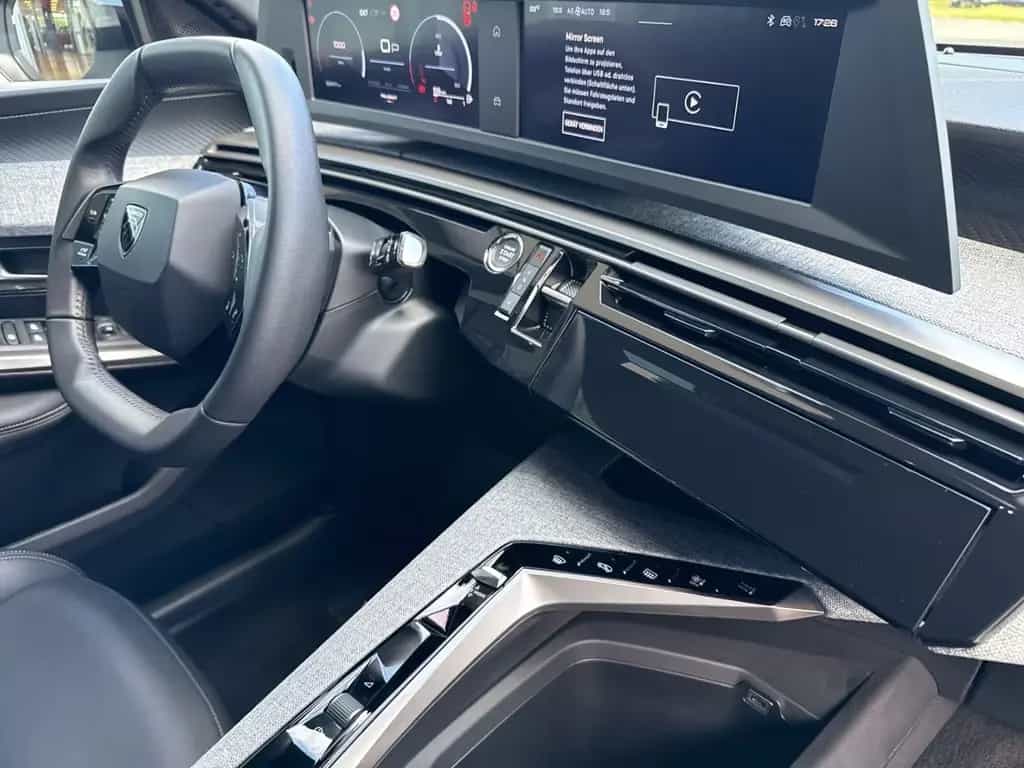 Peugeot 5008 145 Allure Hybrid 136 1.2 Digitales Cockpit 07/2025-photo-18