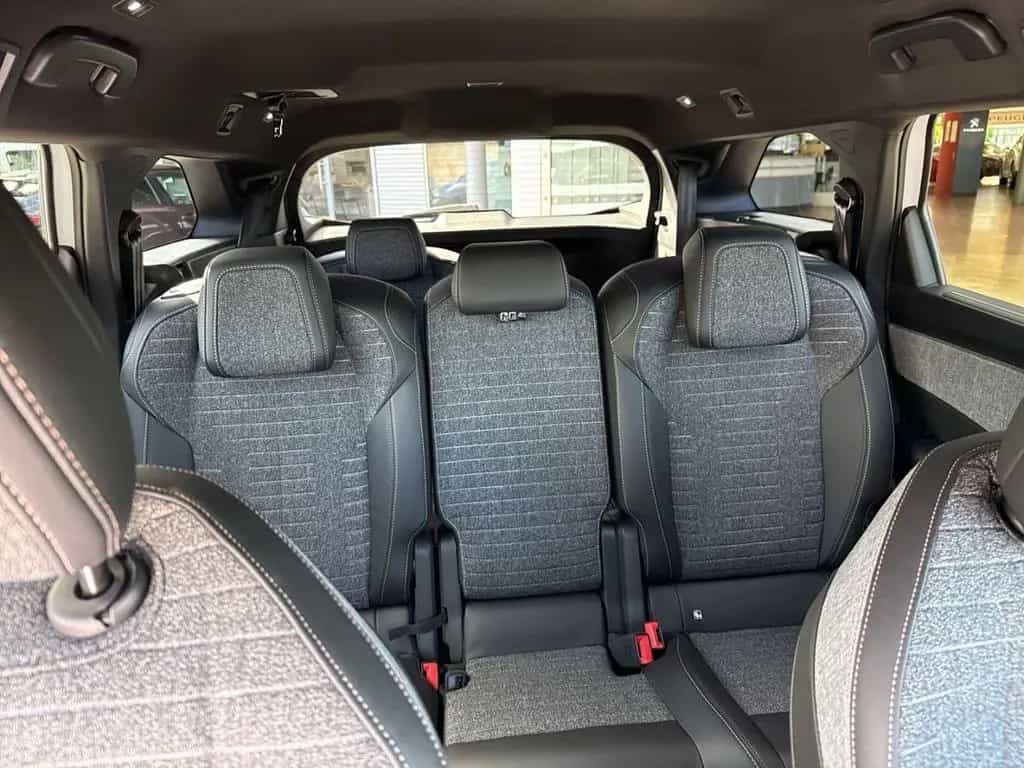 Peugeot 5008 145 Allure Hybrid 136 1.2 Digitales Cockpit 07/2025-photo-21